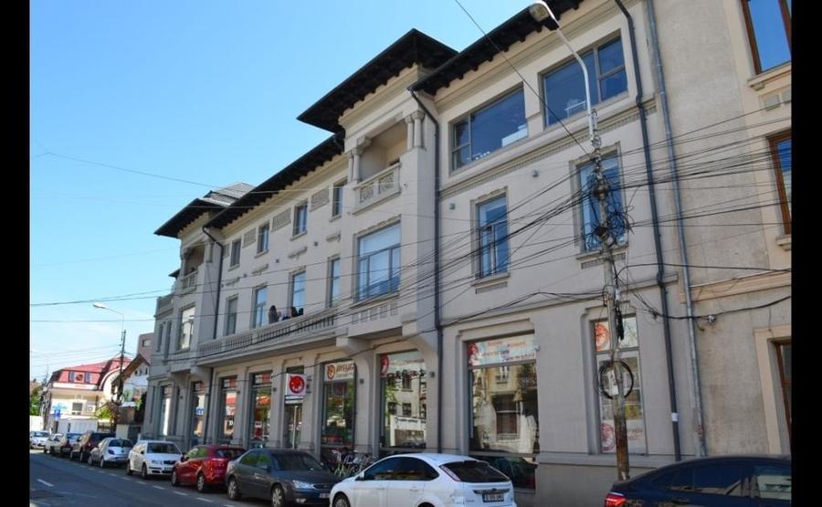 Birou, de 880 mp, în Dacia