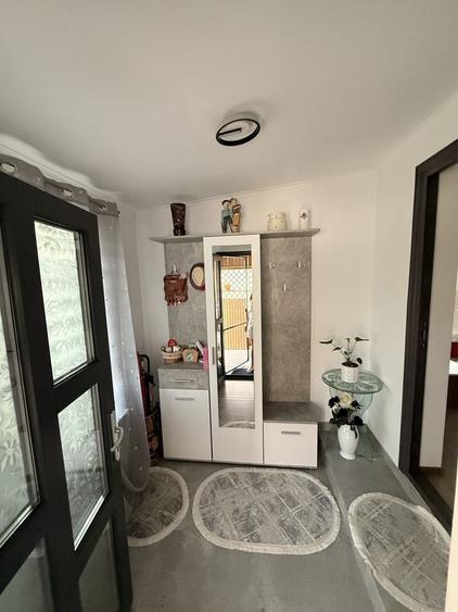 Casă cu 3 camere în Valu lui Traian