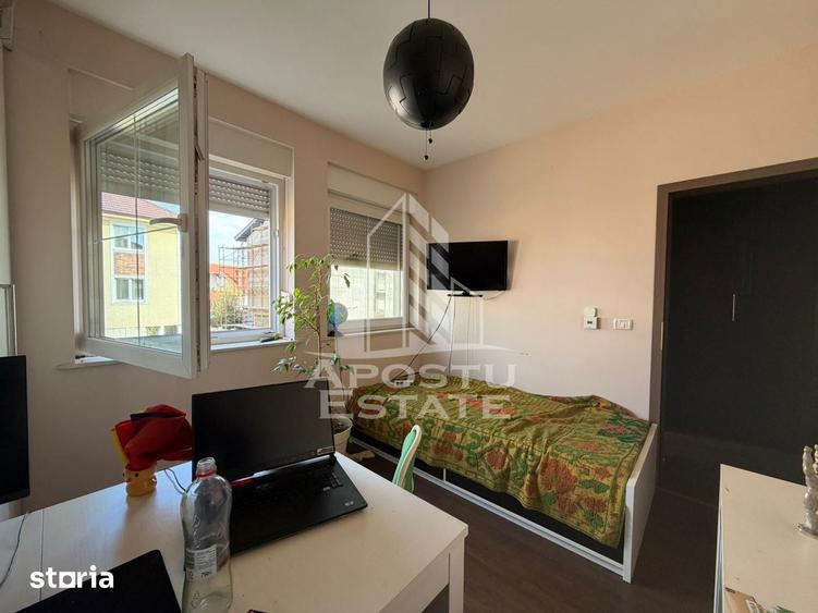 Apartament cu 3 camere semidecomandat, mobilat în Blașcovici