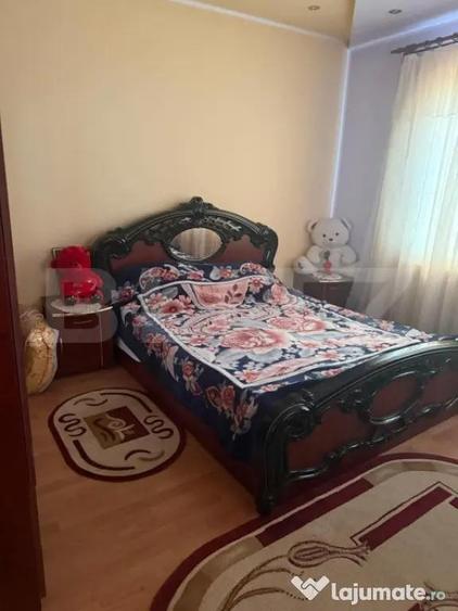 Casă cu 3 camere cu Teren 3800 Mp în Central