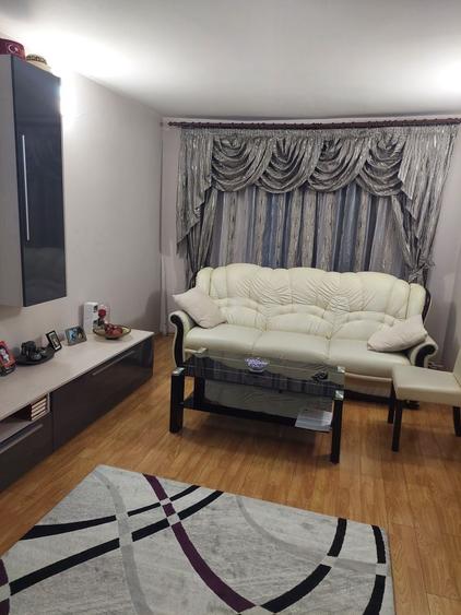 Casă cu 4 camere în Radu Negru