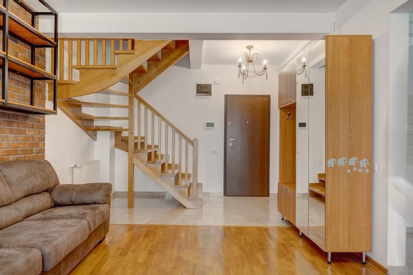 Apartament cu 3 camere decomandat, mobilat în Sisești