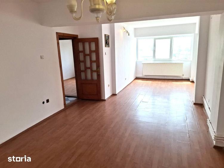 Apartament cu 4 camere decomandat în Ultracentral