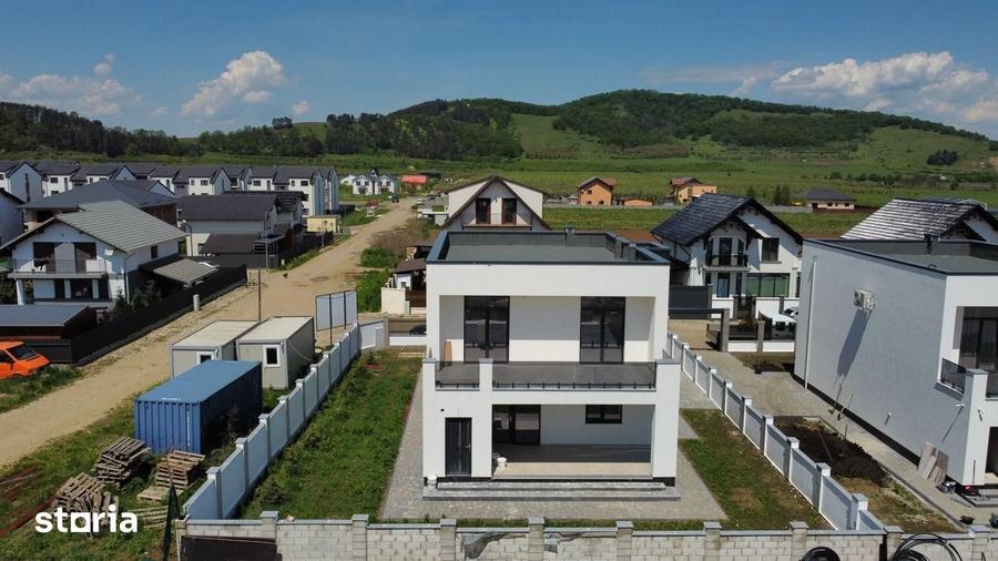 Casă cu 4 camere cu Teren 636 Mp în Astra