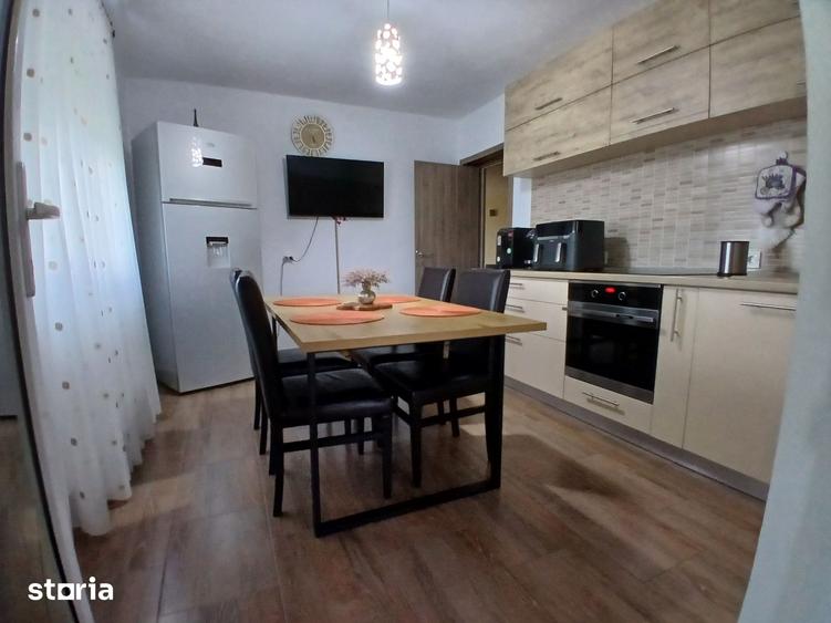 Casă cu 4 camere cu Teren 703 Mp în Central