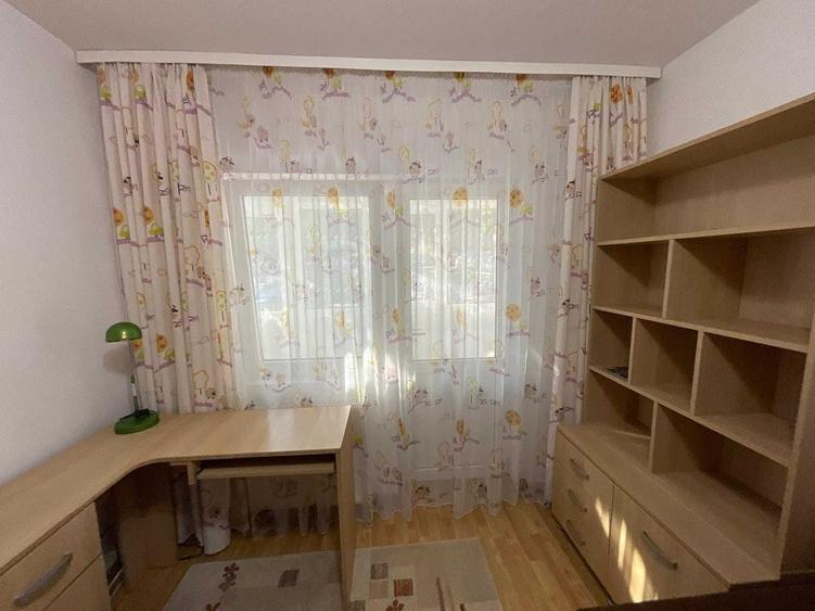 Apartament cu 3 camere decomandat în Obcini