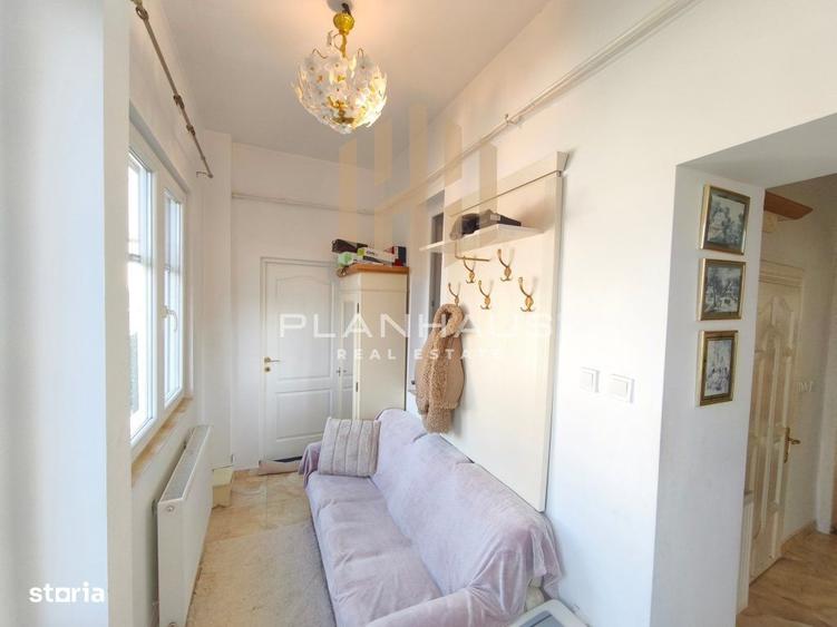 Casă cu 4 camere în Central