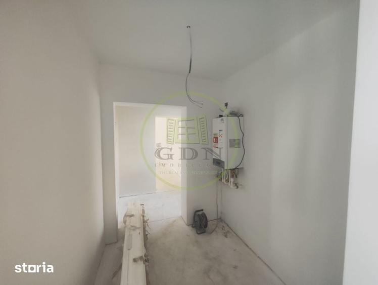 Casă cu 4 camere cu Teren 350 Mp în Podari