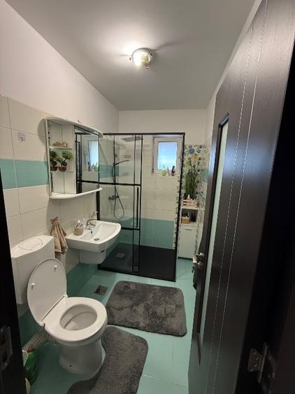 Apartament cu 3 camere decomandat, mobilat în Central