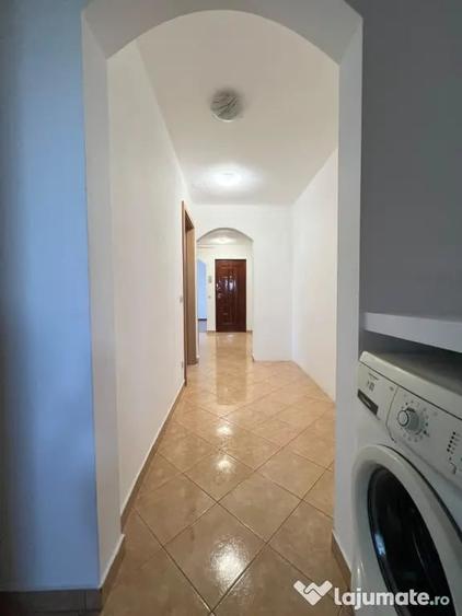 Apartament cu 3 camere decomandat în Lunei