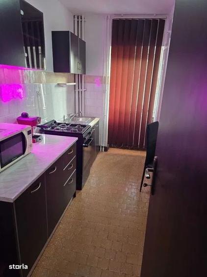 Apartament cu 3 camere decomandat în Gară
