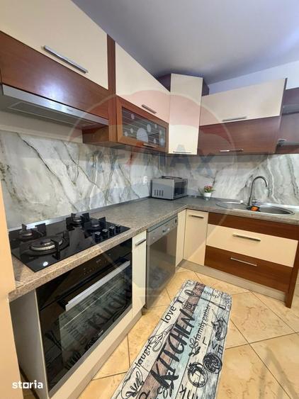 Apartament cu 3 camere decomandat, mobilat în Craiovița Nouă