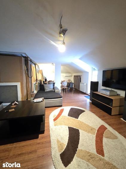 Apartament cu 5 camere decomandat în Buzaului