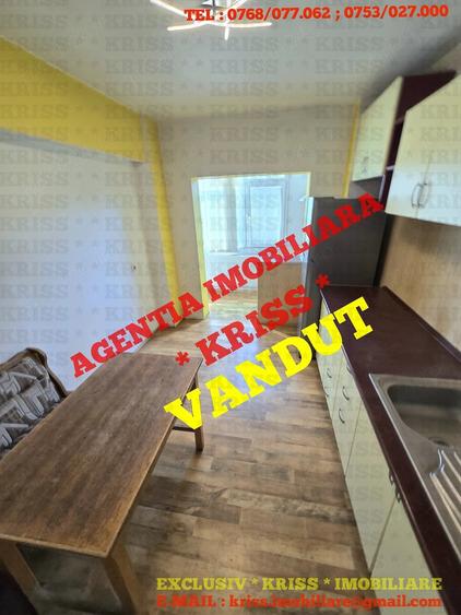 Apartament cu 3 camere decomandat în Găvana
