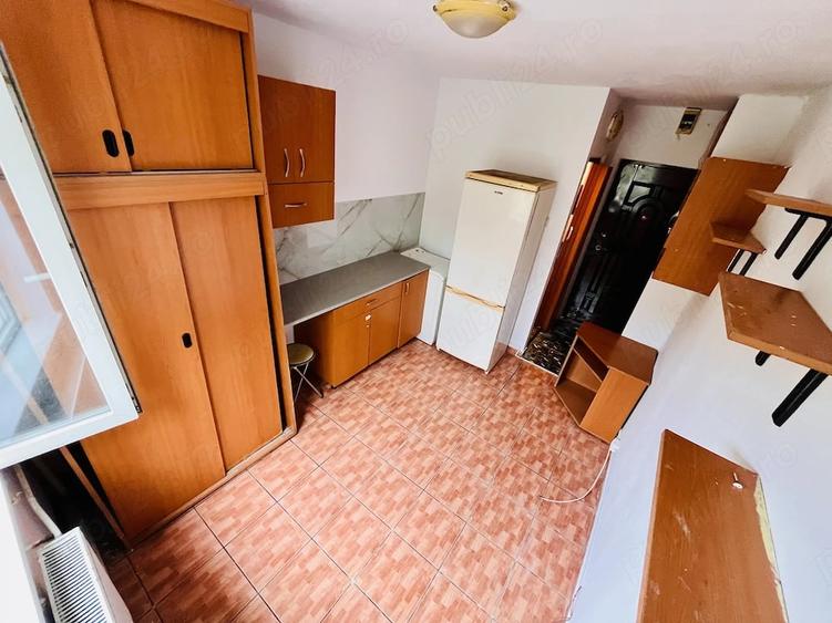 Garsonieră decomandată în Complex Studențesc