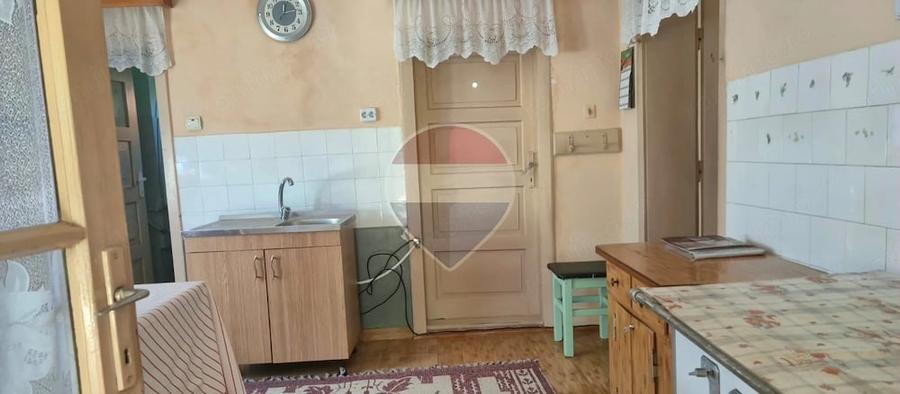 Casă cu 2 camere cu Teren 1955 Mp în Remeți