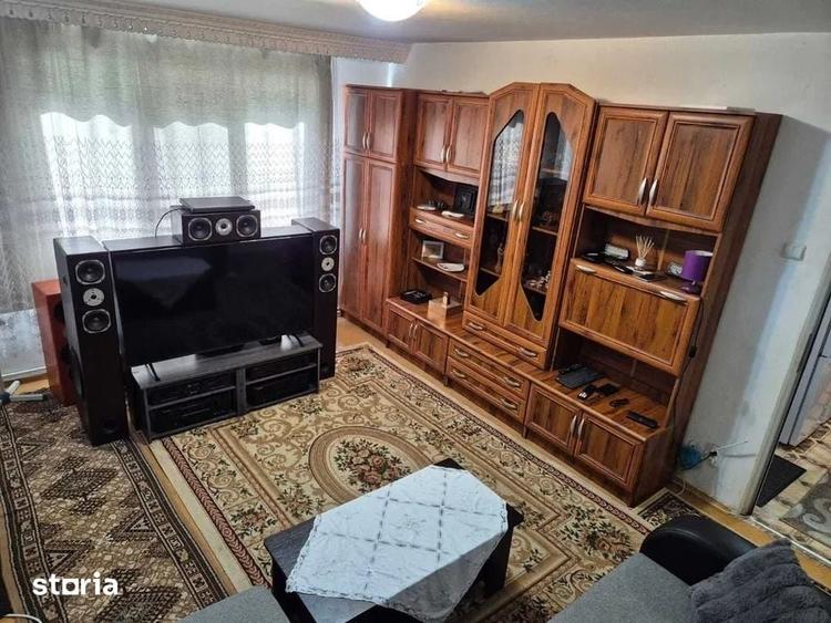 Apartament cu 4 camere semidecomandat în Republicii