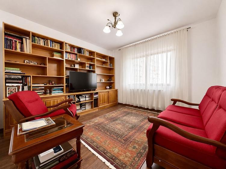 Apartament cu 3 camere decomandat, mobilat în 13 Septembrie