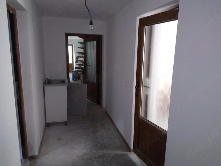 Casă cu Teren 450 Mp în Lorău