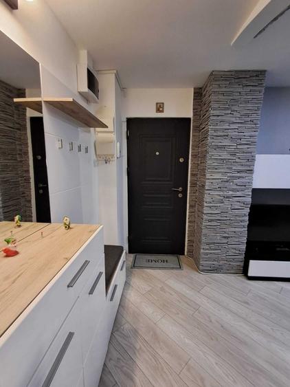 Apartament cu 2 camere semidecomandat în Exterior Vest