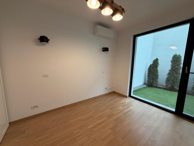 Apartament cu 3 camere decomandat în Arcul de Triumf