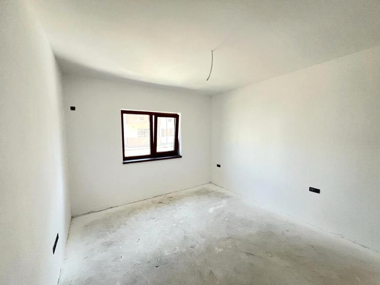 Apartament cu 3 camere decomandat în Sânpetru