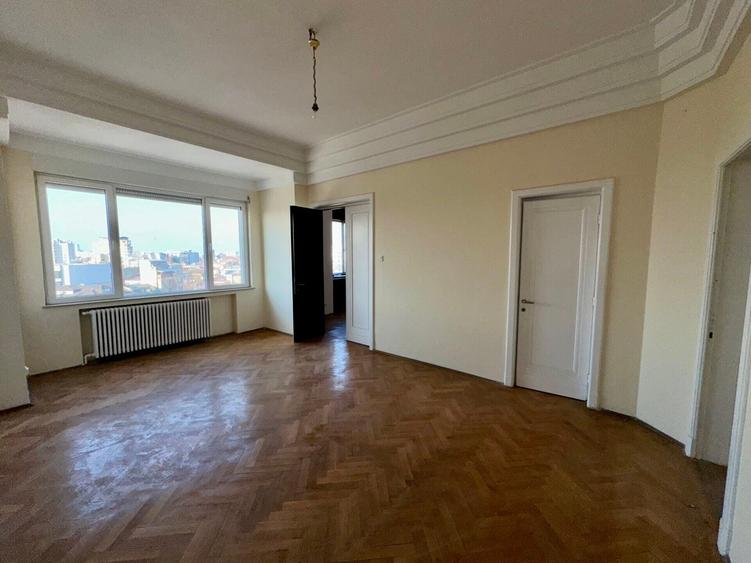 Penthouse cu 5 camere semidecomandat în Armeneasca