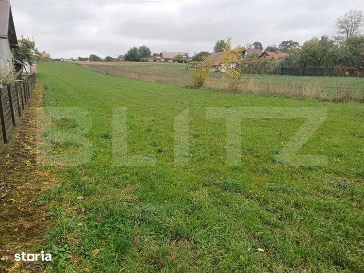 Teren de 2600 mp, în Ipotești