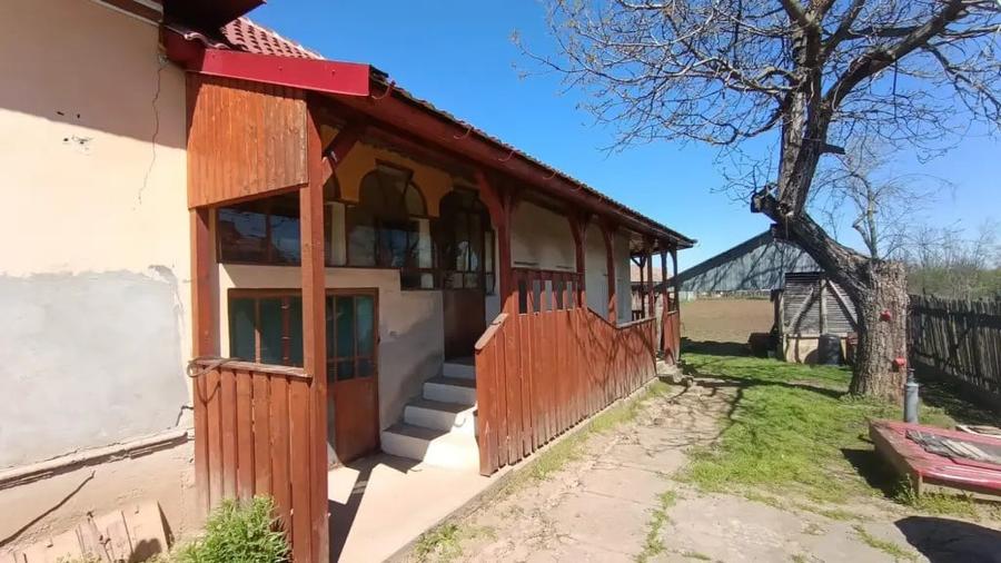 Casă cu 5 camere în Ciupercenii Noi