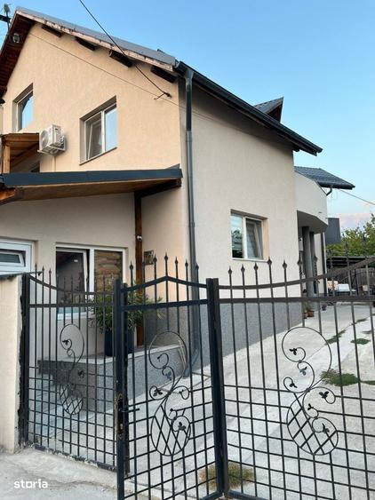 Casă cu 4 camere cu Teren 600 Mp în Central