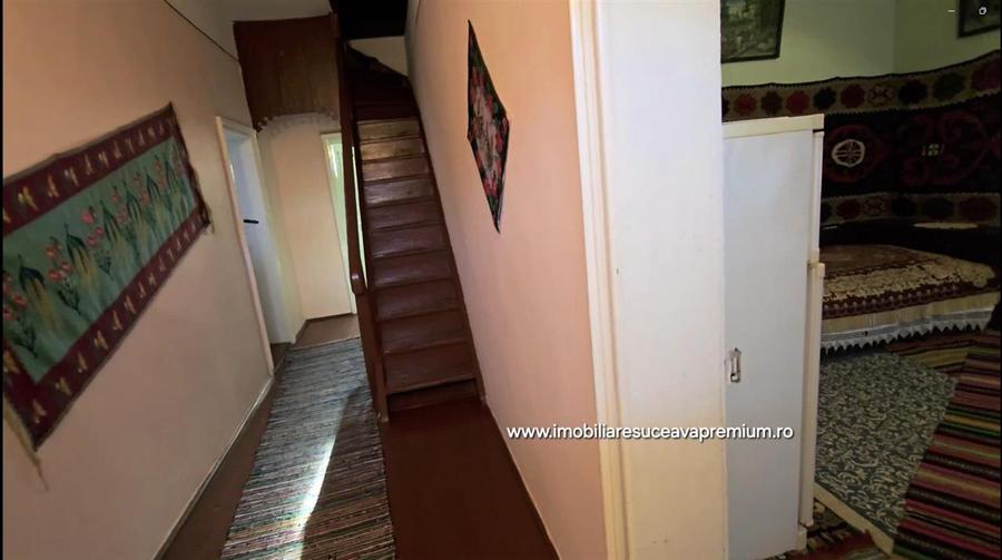 Casă individuală cu 6 camere cu Teren 12500 Mp în Sasca Mică