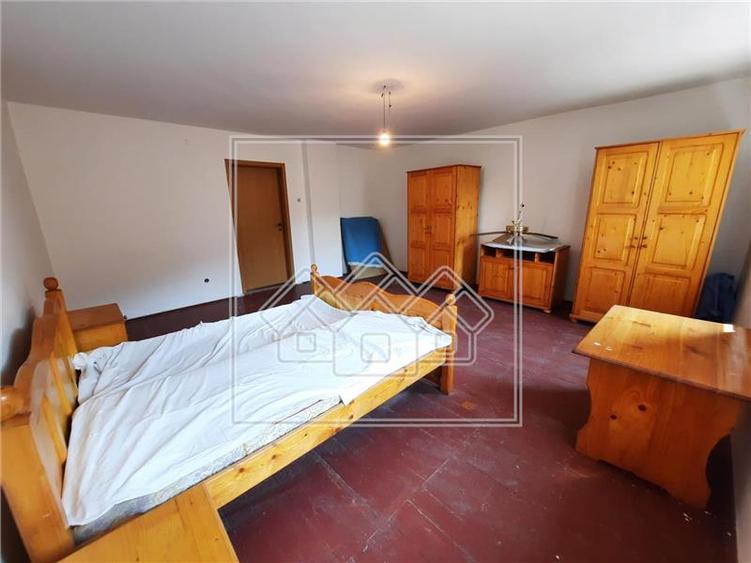 Casă individuală cu 4 camere cu Teren 1177 Mp în Cisnădioara