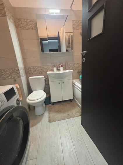 Apartament cu 2 camere decomandat, mobilat în Roșu