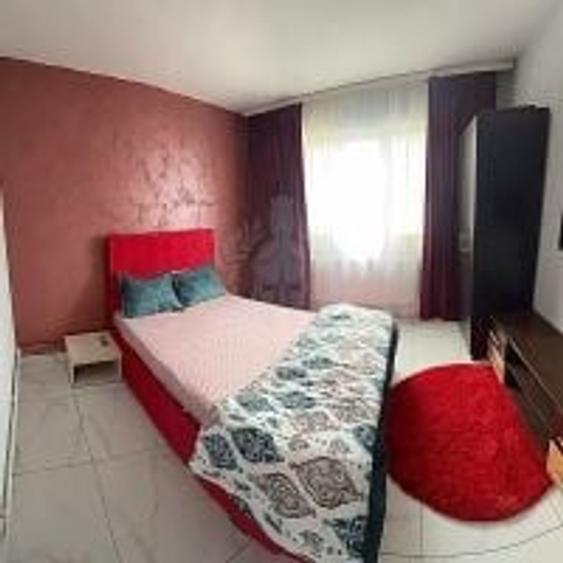 Apartament cu 3 camere decomandat, mobilat în Republicii