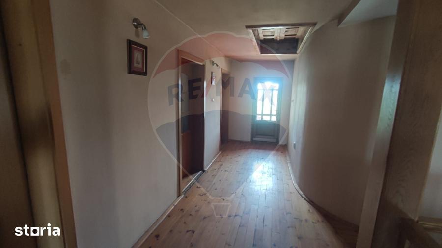 Casă cu 6 camere cu Teren 1484 Mp în Oșorhei
