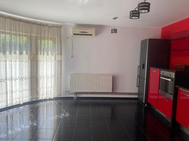 Casă individuală cu 5 camere cu Canalizare în Șoldanu