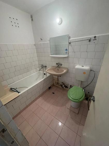 Garsonieră decomandată în 1 Mai
