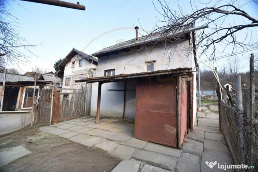 Casă cu 3 camere cu Teren 742 Mp în Ștefănești