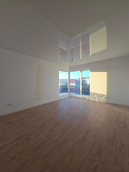 Apartament cu 3 camere decomandat în Dobroești