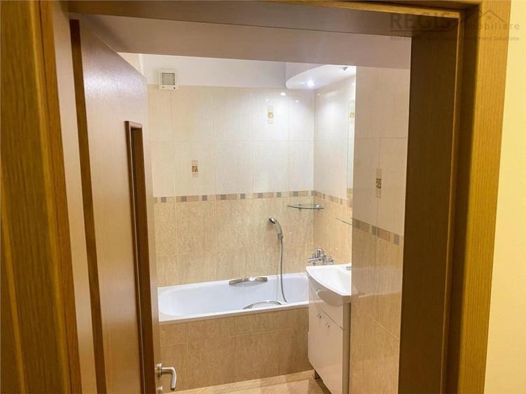 Apartament cu 2 camere semidecomandat în Central