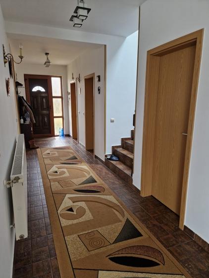 Casă individuală cu 4 camere cu Canalizare în Moșnița Veche