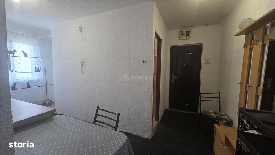 Garsonieră decomandată în Rovine
