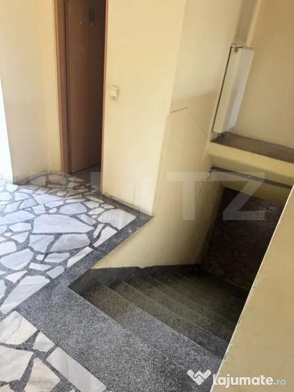 Spa?iu comercial de inchiriat in Gherla , curte privata, - 2