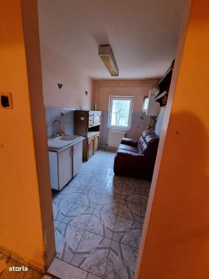 Apartament cu 3 camere decomandat în Micro 17