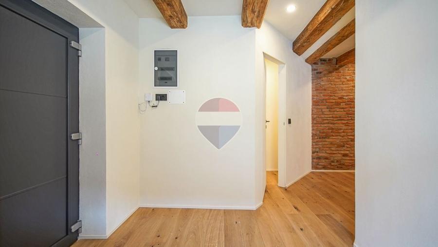Apartament cu 3 camere decomandat în Centrul Istoric