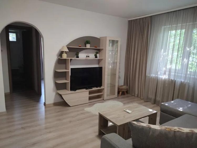 Apartament cu 2 camere semidecomandat în Brâncoveanu