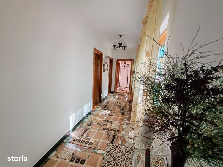 Casă cu 3 camere decomandat cu Teren 1540 Mp în Central