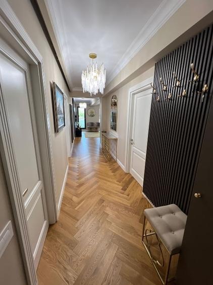 Apartament cu 3 camere decomandat în Aviației
