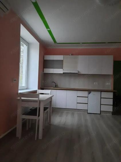 Apartament cu 2 camere decomandat în Griviței