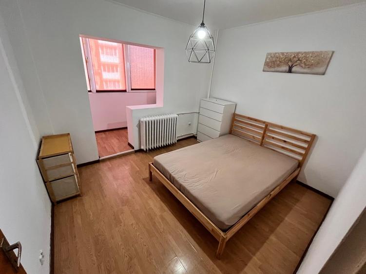 Apartament cu 3 camere decomandat în Dristor